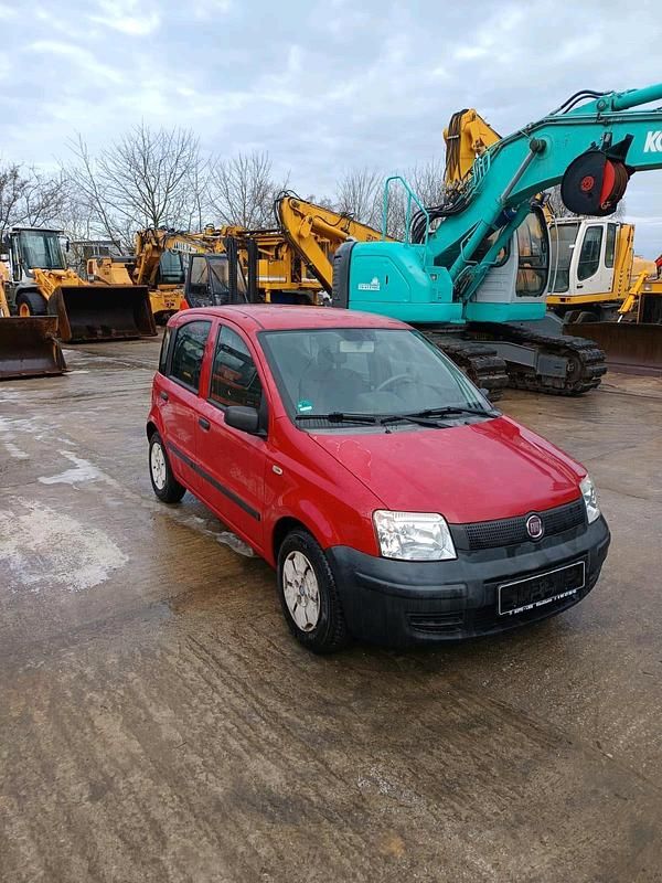 Rot Gebraucht 2009 Fiat Panda Limousine | 1.900 € (Fairer Preis) - Bild 1/4