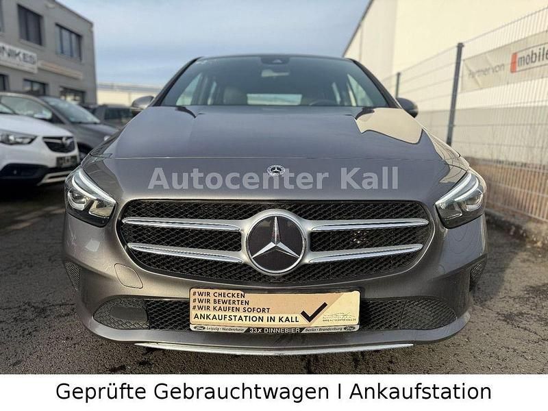 Gebraucht Mercedes B200 163 PS (119 kW) 2021 Grau Van / Kleinbus