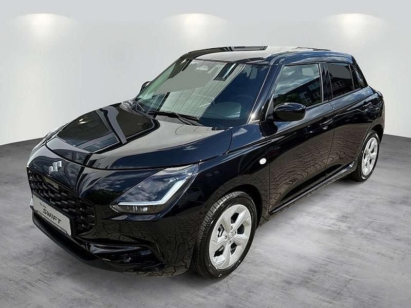 Super black pearl metallic Gebraucht 2024 Suzuki Swift Comfort Kleinwagen | 17.885 € (Fairer Preis) - Bild 1/4