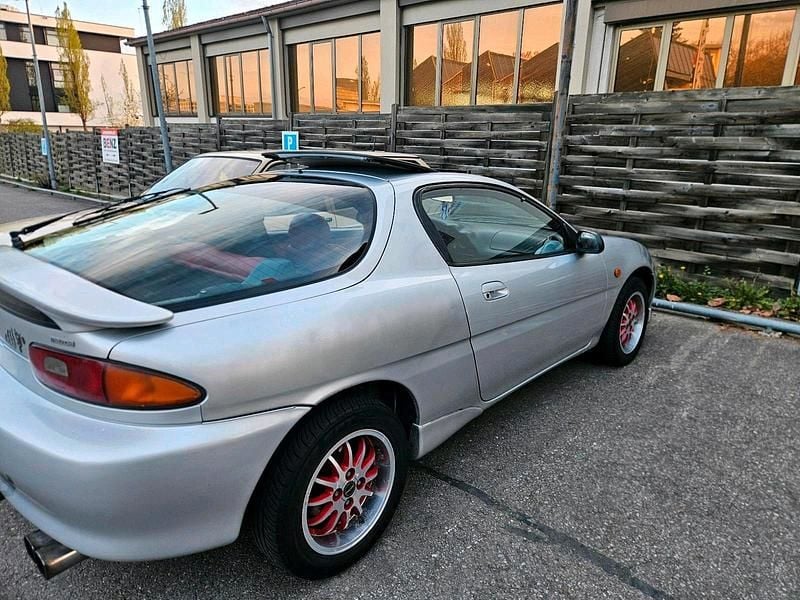 Second-hand Mazda MX3 129 CP (94 kW) 1997 Argintiu Coupe