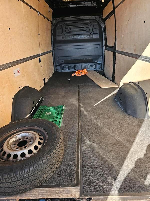Używany Mercedes Sprinter 163 KM (119 kW) 2020 Czarny Van