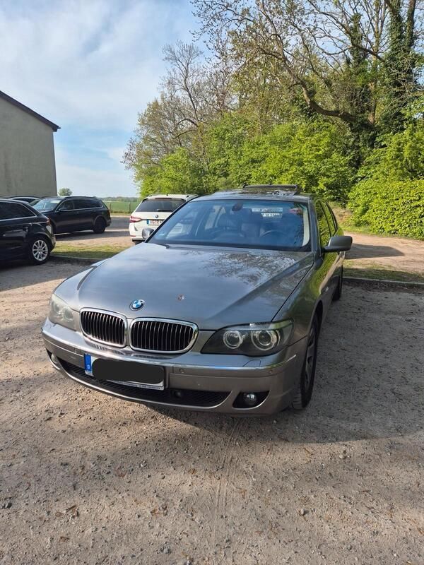 Grau Gebraucht 2006 BMW 740 Limousine | 3.500 € (Guter Preis) - Bild 1/4