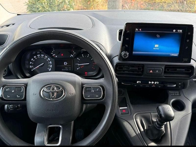 Gebraucht Toyota Proace City City 131 PS (96 kW) 2022 Weiß Van / Kleinbus