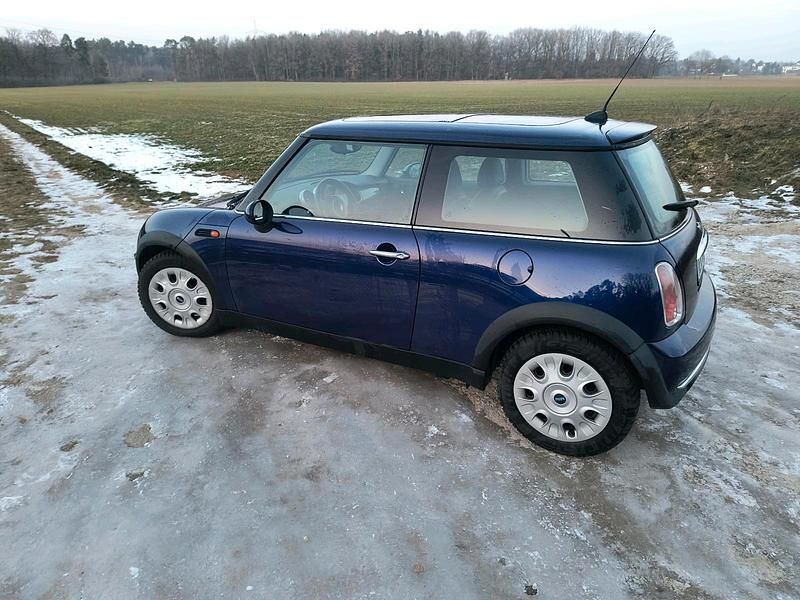 Gebraucht Mini ONE 90 PS (66 kW) 2005 Blau Kleinwagen