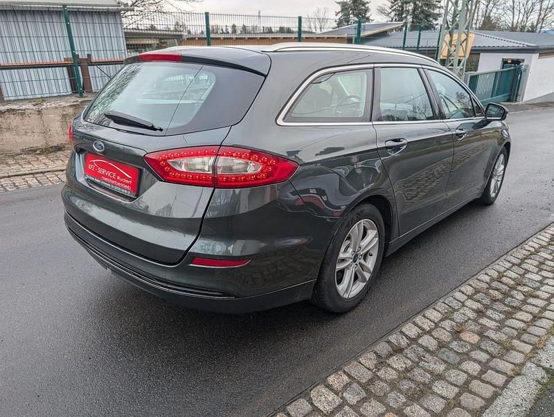 Gebraucht Ford Mondeo Titanium 150 PS (110 kW) 2016 Grün Kombi