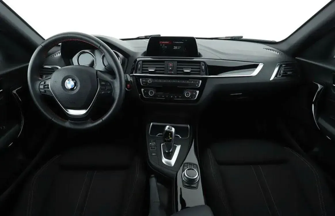 Gebraucht BMW 118 Shadowline 150 PS (110 kW) 2017 Schwarz Kleinwagen