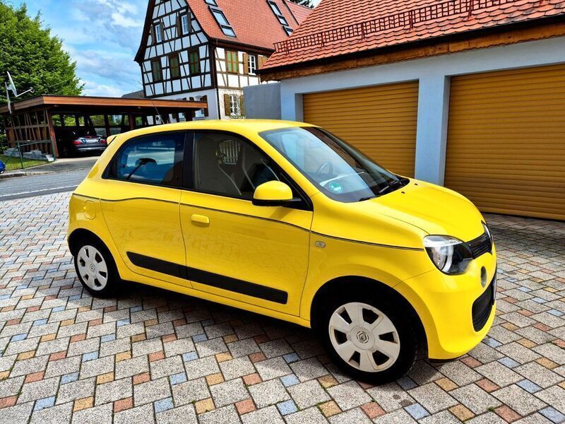Gelb Gebraucht 2015 Renault Twingo Kleinwagen | 4.899 € (Guter Preis) - Bild 1/4