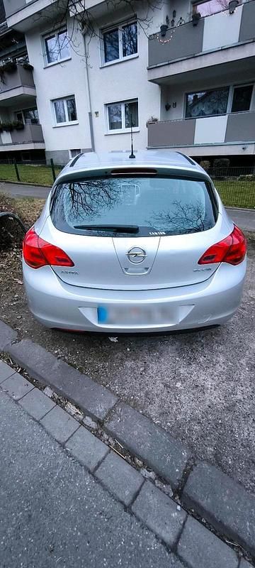 Gebraucht Opel Astra Eco 89 PS (65 kW) 2010 Silber Limousine