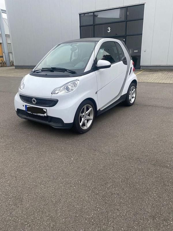 Weiß Gebraucht 2015 Smart ForTwo Coupé Pure Coupé | 6.900 € (Superpreis) - Bild 1/4