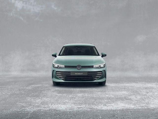 Gebraucht VW Passat Business 150 PS (110 kW) 2024 Grün Kombi