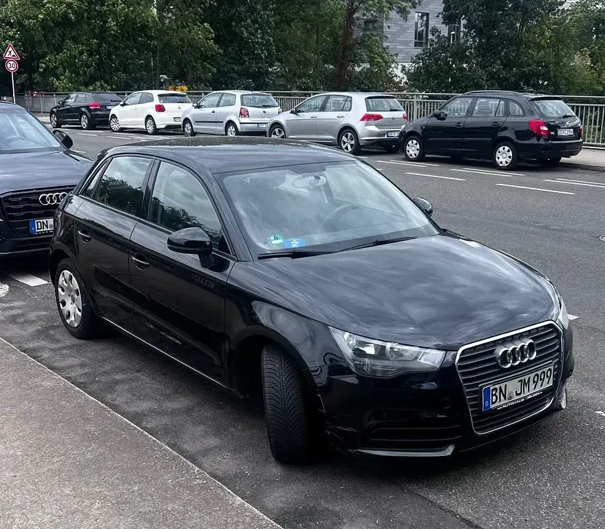Gebraucht Audi A1 Sportback Attraction 86 PS (63 kW) 2012 Schwarz Kleinwagen