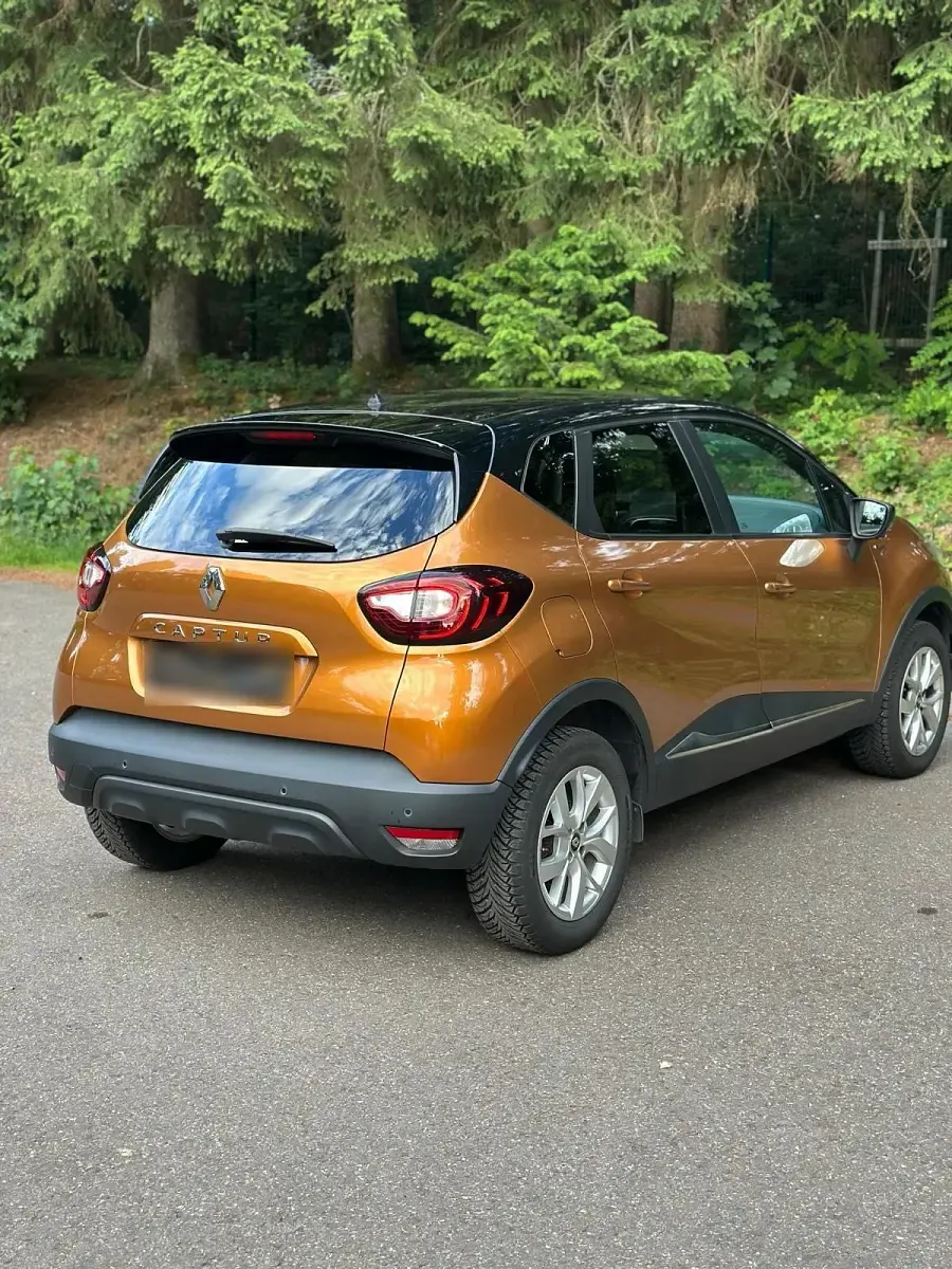 Gebraucht Renault Captur LIMITED Deluxe 90 PS (66 kW) 2019 Andere farben SUV