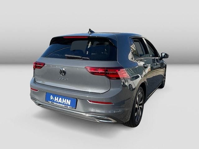 Gebraucht VW Golf VIII Active 150 PS (110 kW) 2022 Delfingrau metallic Limousine