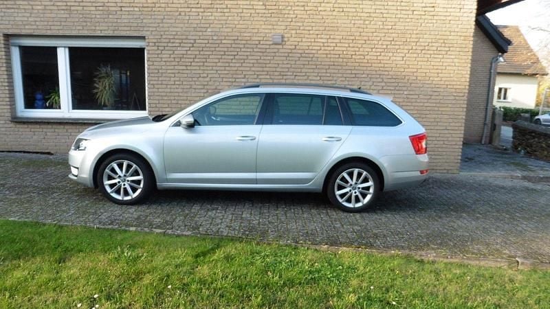 Gebraucht Skoda Octavia Style 110 PS (80 kW) 2017 Silber Kombi