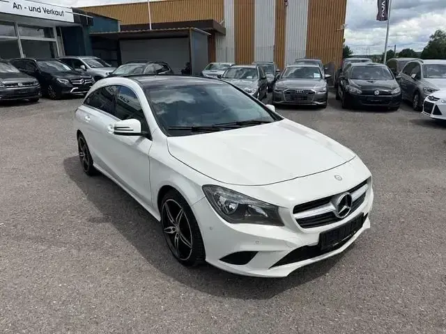 Gebraucht Mercedes CLA220 177 PS (130 kW) 2015 Calcitweiss/zirrusweiss Coupé