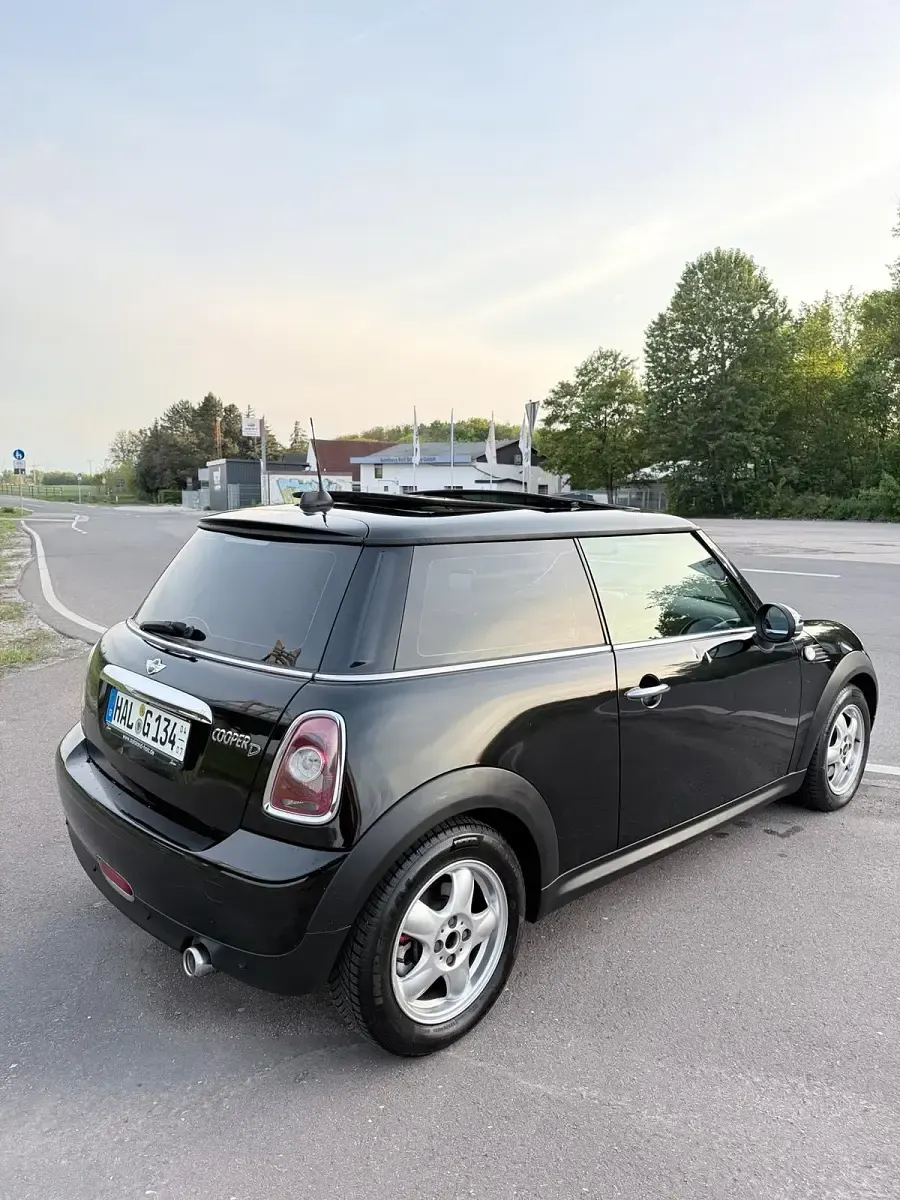 Gebraucht Mini Cooper D 109 PS (80 kW) 2009 Schwarz Kleinwagen