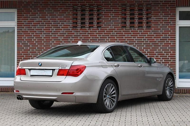 Gebraucht BMW 730 Efficient Dynamics 245 PS (180 kW) 2009 Silber Limousine
