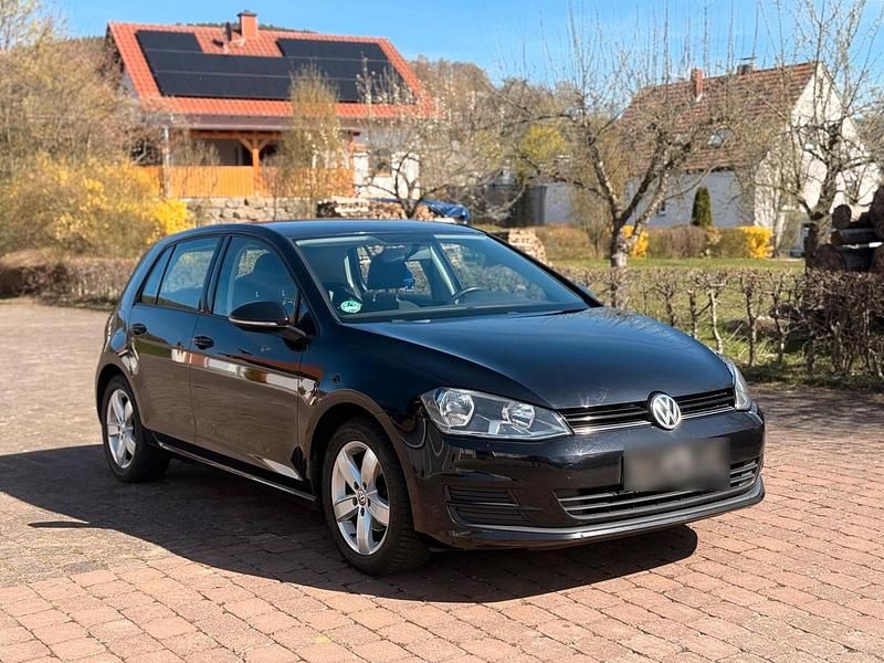 Gebraucht VW Golf VII 90 PS (66 kW) 2014 Schwarz Kleinwagen