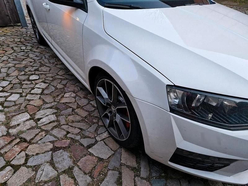 Gebraucht Skoda Octavia RS 220 PS (161 kW) 2013 Weiß Kombi