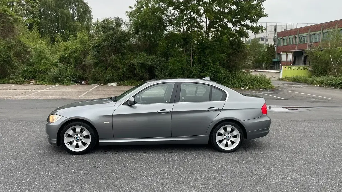 Gebraucht BMW 335 303 PS (222 kW) 2009 Grau Limousine