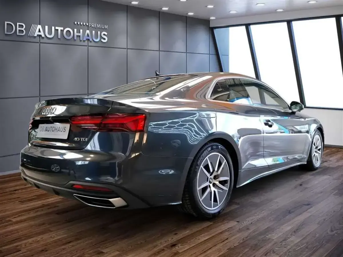 Gebraucht Audi A5 Ambiente 204 PS (150 kW) 2023 Grau Coupé