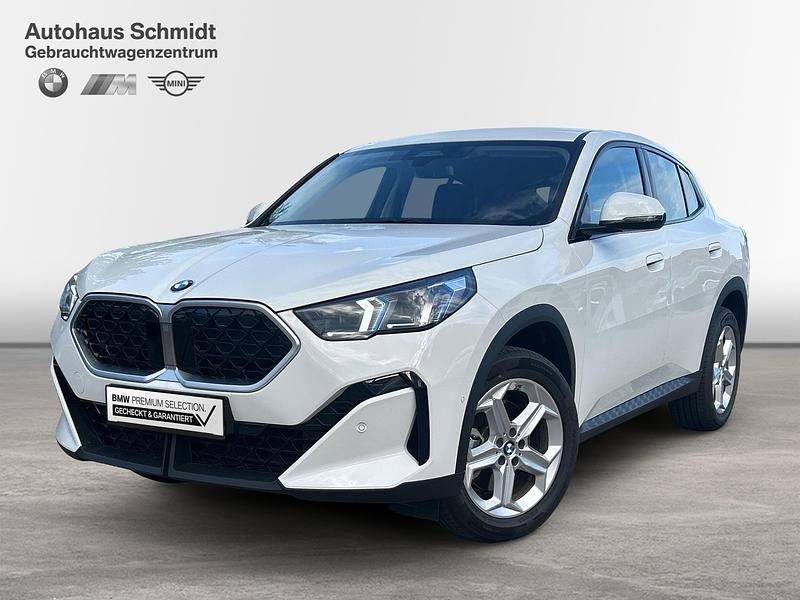 Alpinweiß uni Gebraucht 2024 BMW X2 Efficient Dynamics SUV | 37.030 € (Superpreis) - Bild 1/4