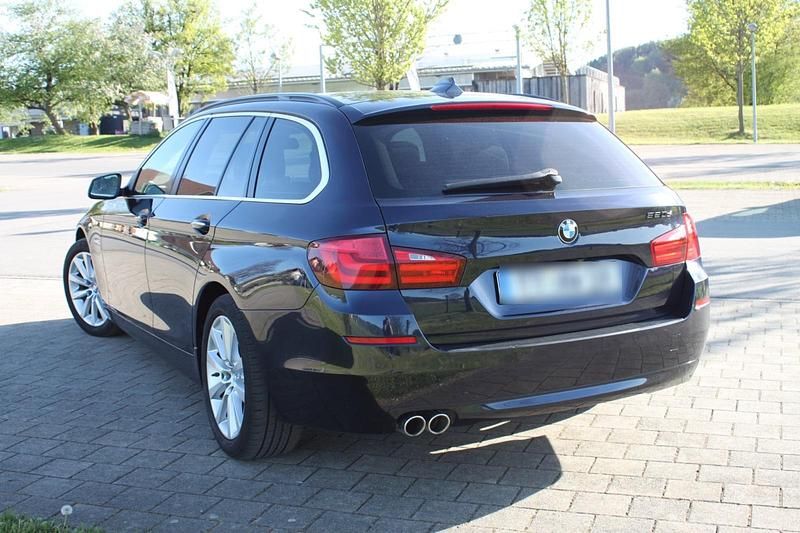Usata BMW 520 Efficient Dynamics 184 CV (135 kW) 2012 Blu Station wagon