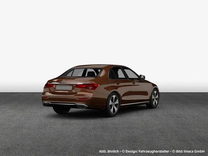 Gebraucht Mercedes E300 AMG 313 PS (230 kW) 2025 Samtbraun metallic Limousine