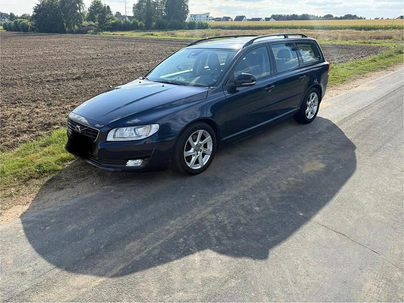 Blau Gebraucht 2015 Volvo V70 Kombi | 18.000 € - Bild 1/4