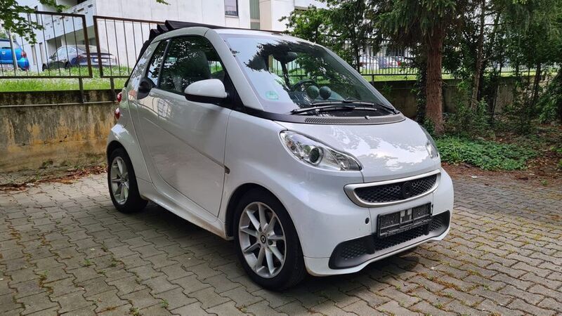 Weiß Gebraucht 2012 Smart ForTwo Cabrio Cabrio | 7.990 € (Etwas zu teuer) - Bild 1/4