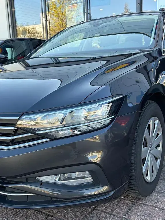 Gebraucht VW Passat Comfortline 120 PS (88 kW) 2019 Grau Kombi