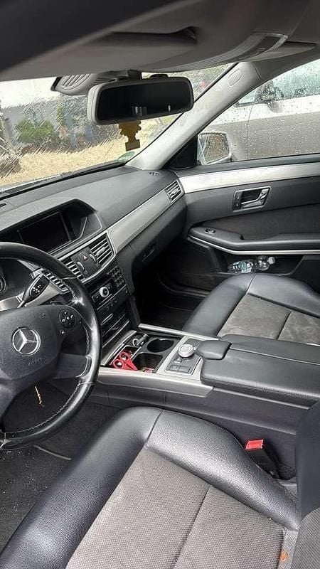 Grau Gebraucht 2011 Mercedes E250 Kombi | 4.000 € (Superpreis) - Bild 1/4