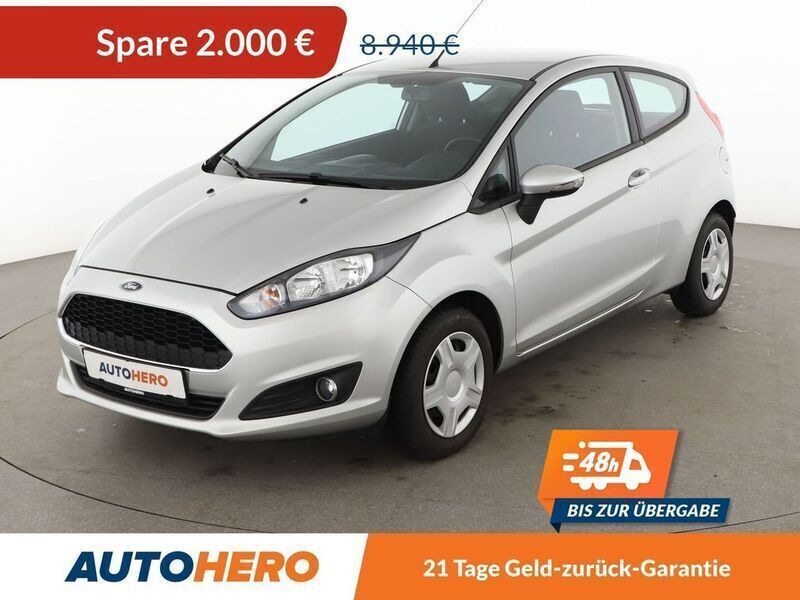 Grau Gebraucht 2017 Ford Fiesta Celebration Kleinwagen | 6.940 € (Fairer Preis) - Bild 1/4