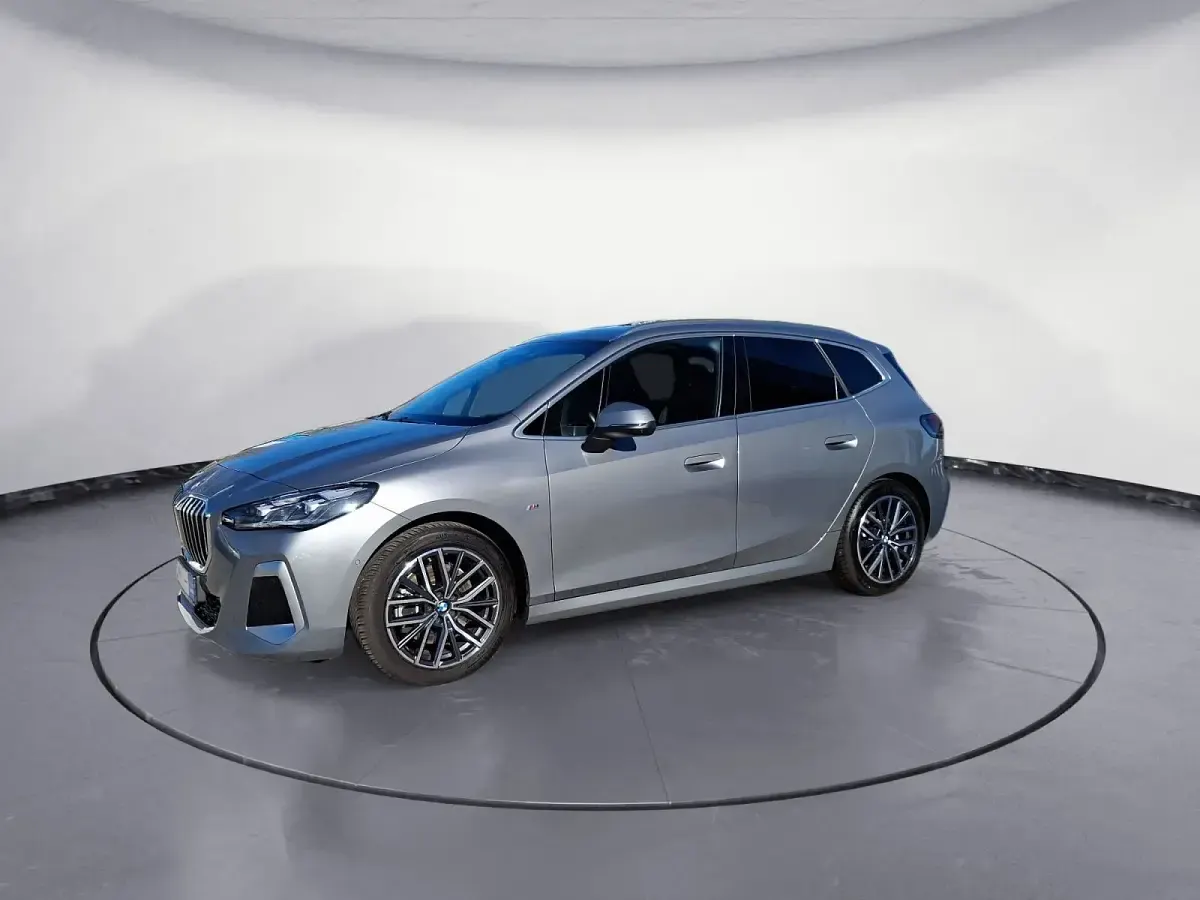 Gebraucht BMW 223 Active Tourer Performance 197 PS (144 kW) 2023 Grau Van / Kleinbus