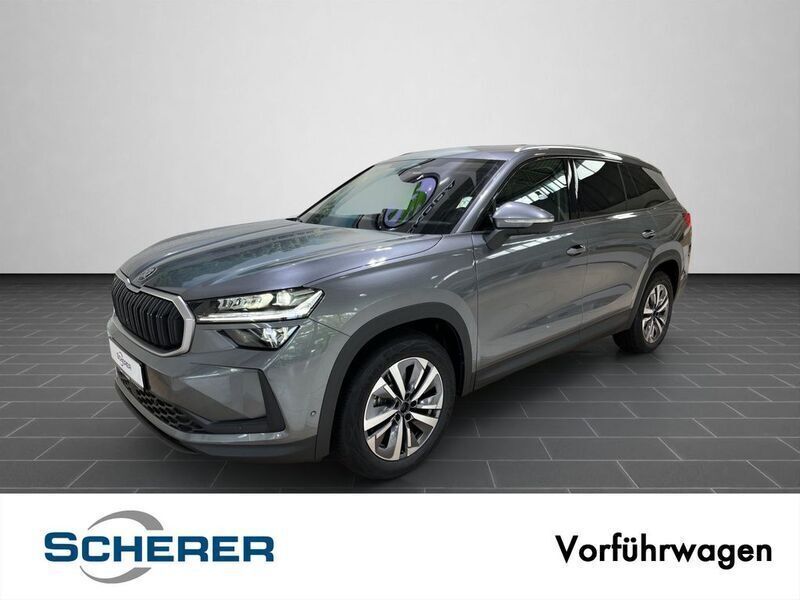 Graphitegrau metallic Gebraucht 2024 Skoda Kodiaq Selection SUV | 43.790 € (Fairer Preis) - Bild 1/4