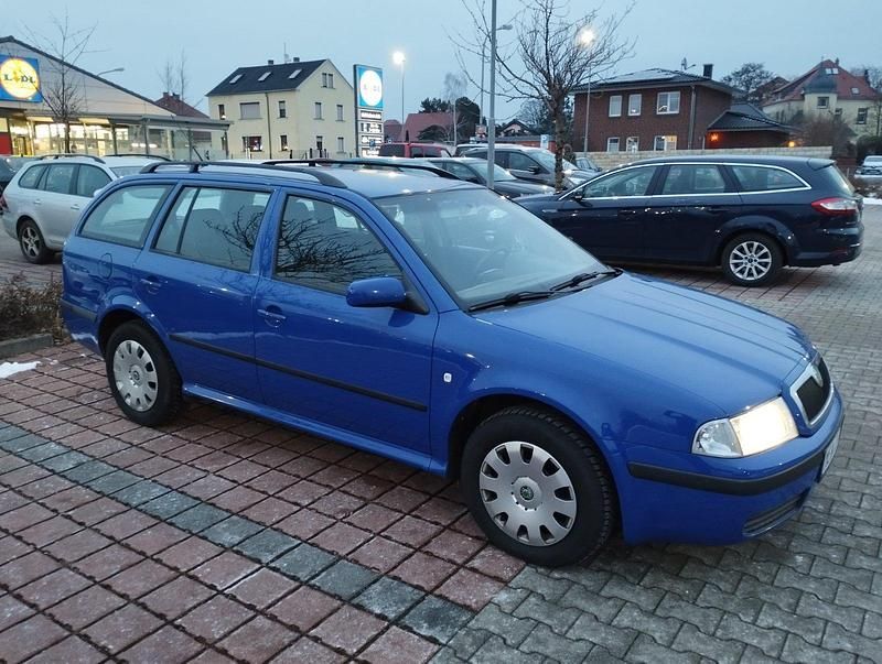 Blau Gebraucht 2006 Skoda Octavia Kombi | 2.700 € (Etwas zu teuer) - Bild 1/4