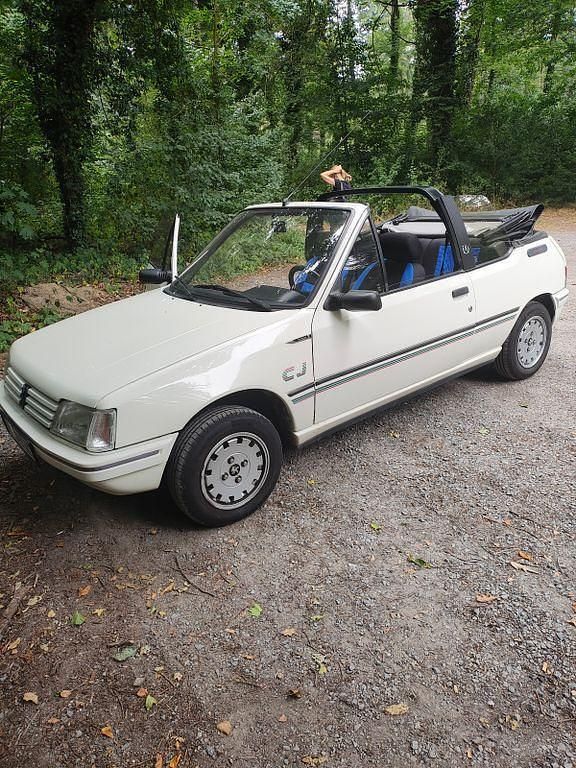 Weiß Gebraucht 1991 Peugeot 205 Forever Cabrio | 5.000 € - Bild 1/4