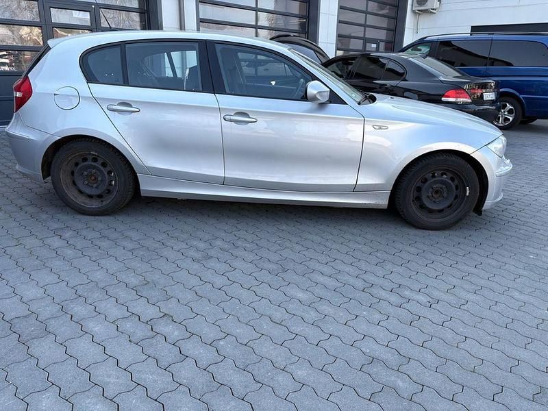 Usata BMW 118 143 CV (105 kW) 2009 Argento Utilitaria