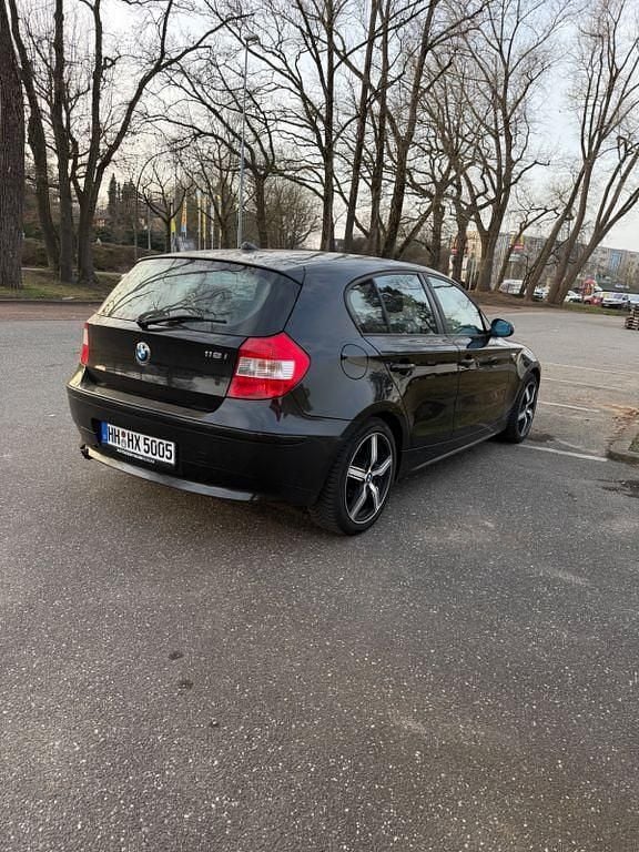 Gebraucht BMW 116 122 PS (89 kW) 2007 Schwarz Kleinwagen