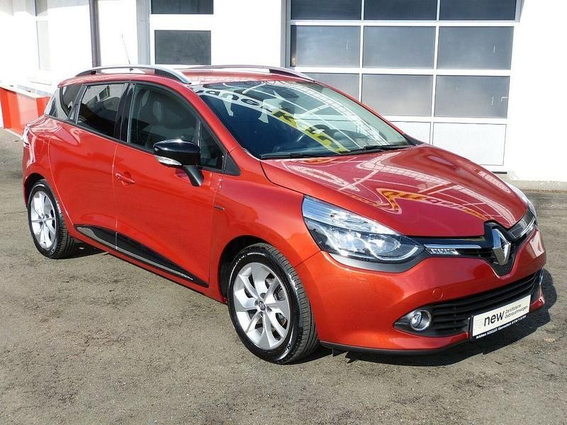 Gebraucht Renault Clio IV LIMITED Deluxe 90 PS (66 kW) 2016 Rot Limousine