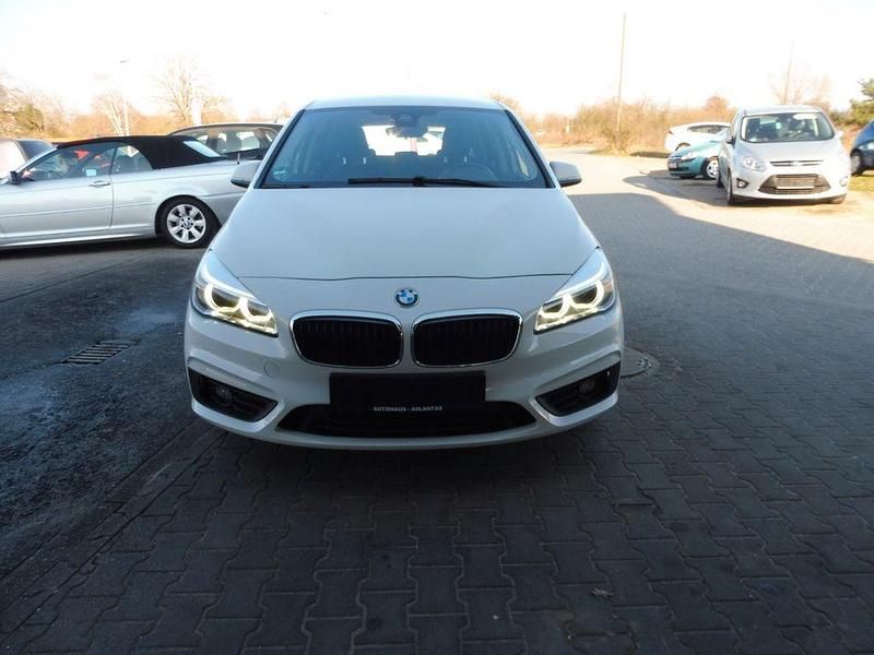 Gebraucht BMW 218 Advantage 150 PS (110 kW) 2016 Weiß Kombi