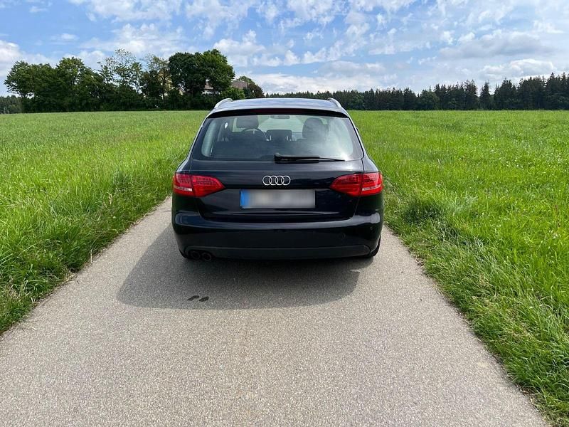 Gebraucht Audi A4 143 PS (105 kW) 2011 Schwarz Kombi