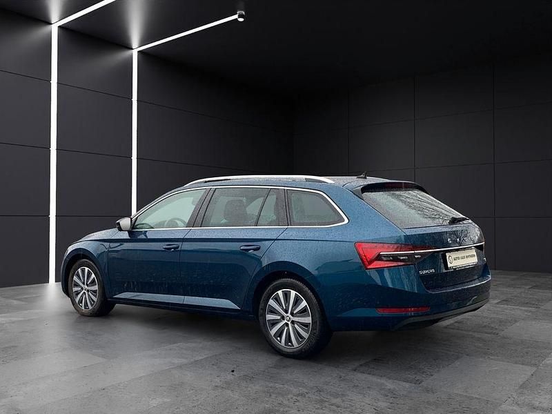 Gebraucht Skoda Superb Style 156 PS (114 kW) 2022 Blau Kombi
