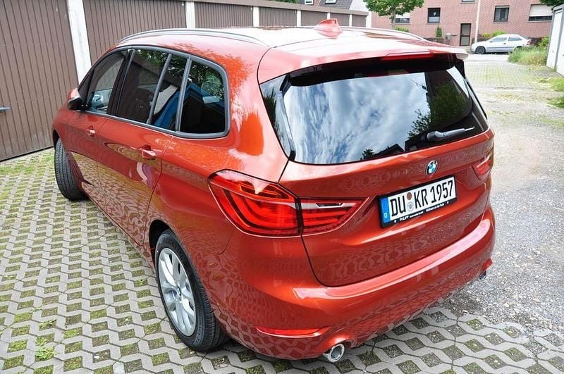 Gebraucht BMW 218 Gran Tourer Advantage 150 PS (110 kW) 2019 Orange Van / Kleinbus