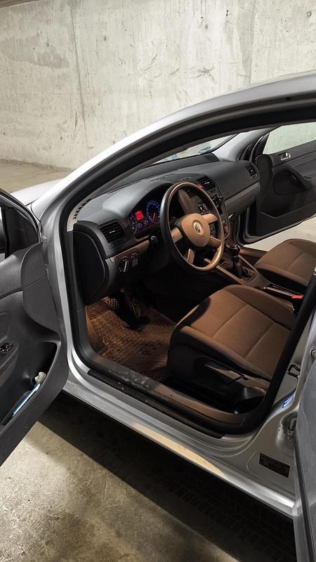 Gebraucht VW Golf V 115 PS (84 kW) 2004 Silber Kleinwagen