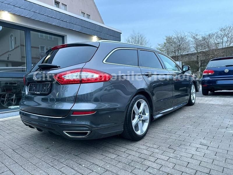 Gebraucht Ford Mondeo Titanium 179 PS (131 kW) 2015 Grau Kombi