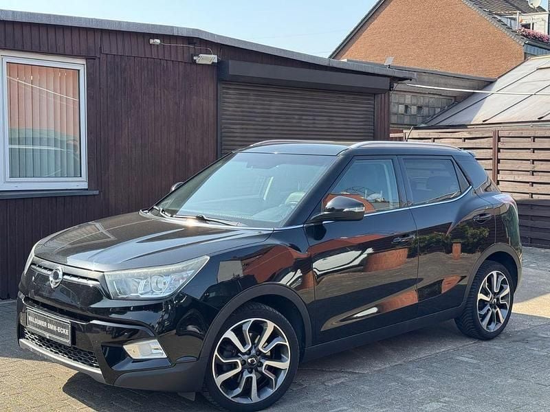 Schwarz Gebraucht 2015 Ssangyong Tivoli Quartz SUV | 7.900 € (Etwas zu teuer) - Bild 1/4