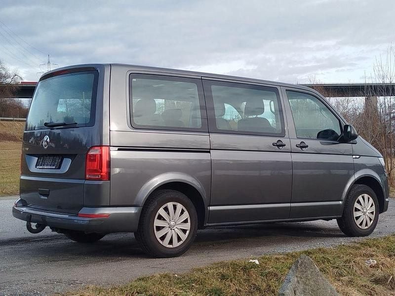 Gebraucht VW Multivan 150 PS (110 kW) 2019 Grau Van