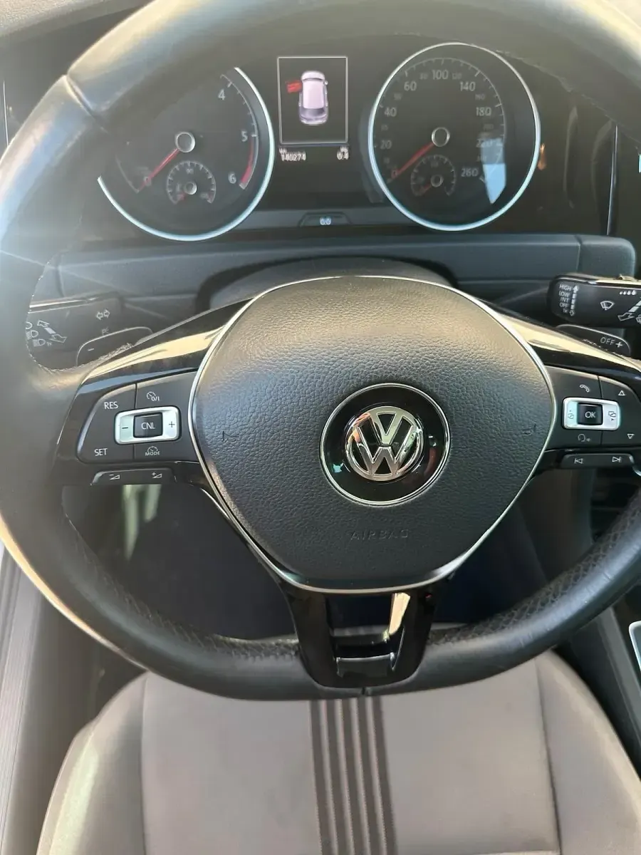 Gebraucht VW Golf VII 110 PS (80 kW) 2017 Silber Limousine
