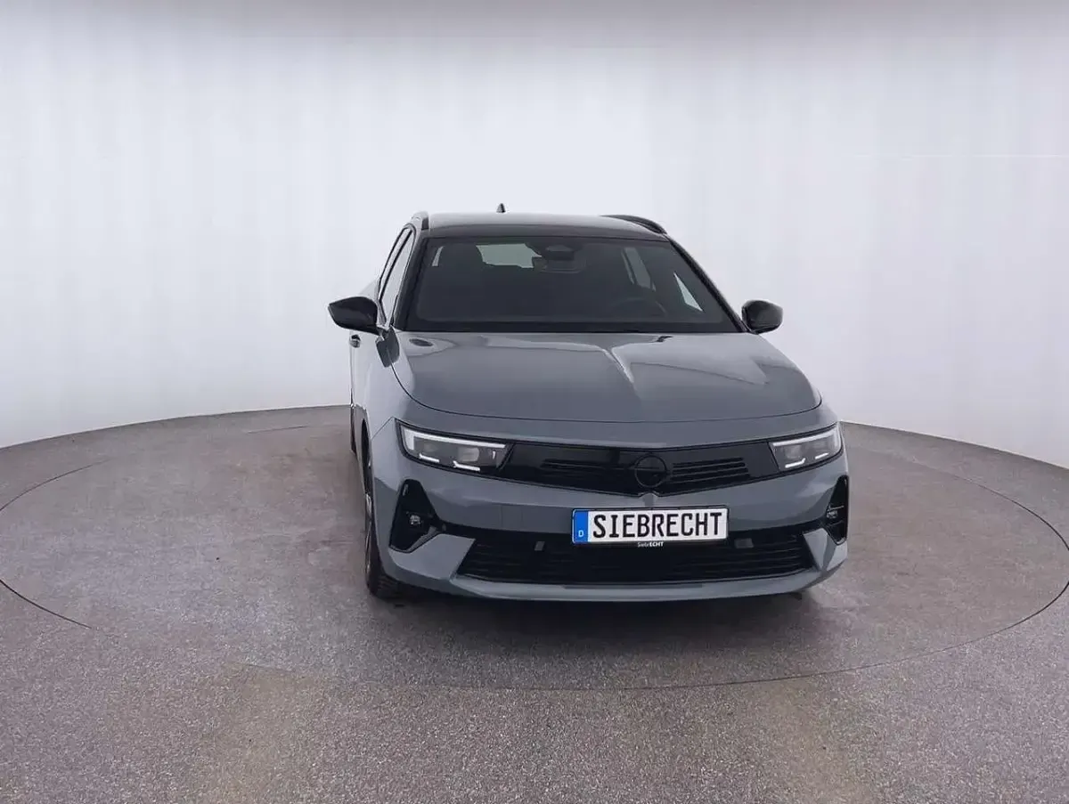 Neu Opel Astra 131 PS (96 kW) 2026 Grau Kombi